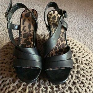 Jessica Simpson wedged